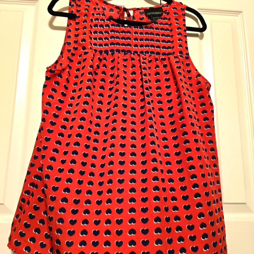 Sleeveless Red Tops with heart prints, size XL by Cynthia Rowley